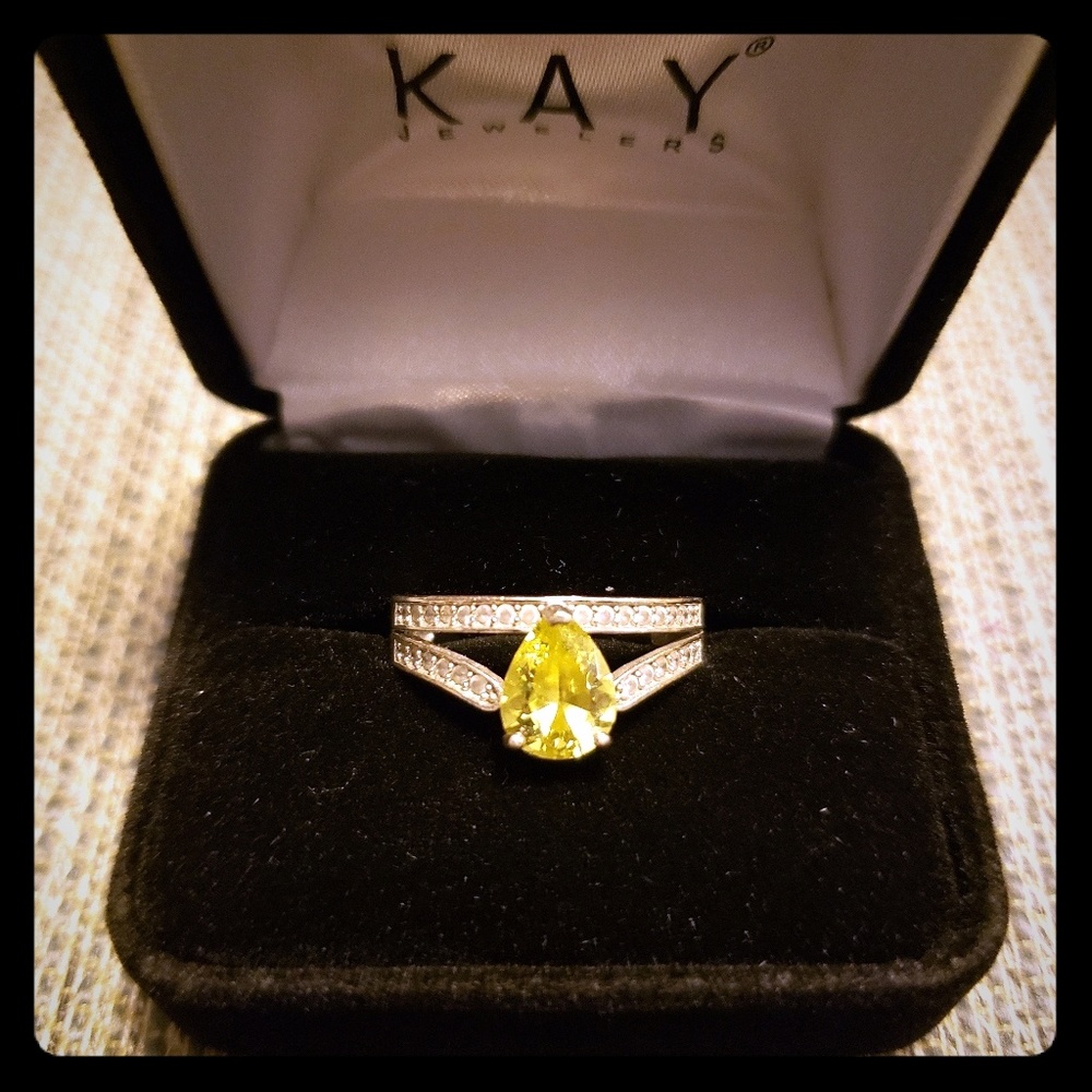 965 stamped yellow saphire ring *s💗ld!*